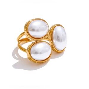 Pearl Ring Modern Baroque Style